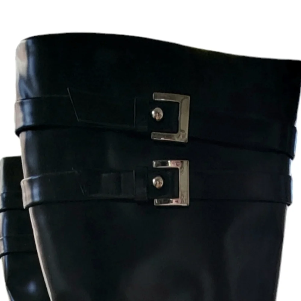 Louis Vuitton Black Patent Knee-High Heeled Boots with Buckle Straps - Picture 8 of 12